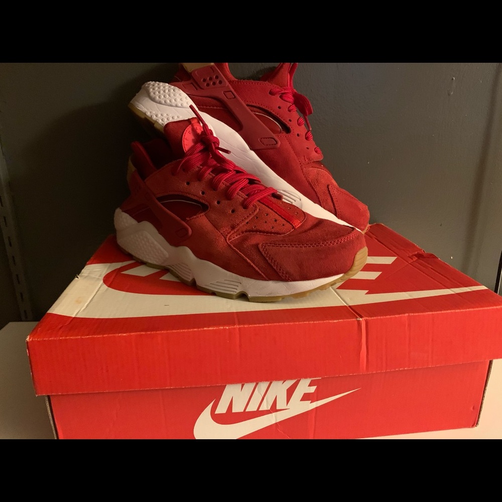 Nike huaraches.